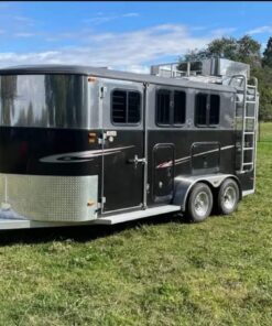 2005 classic aluminum 3 Horse monarch 16 foot