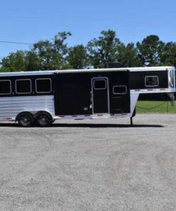 2017 Exiss Escape 7308LQ 3 Horse Trailer with 8′ Short Wall