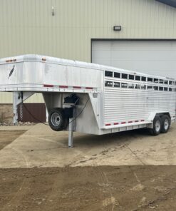 Used 2007 Featherlite 20' Livestock Trailer - Two Compartments